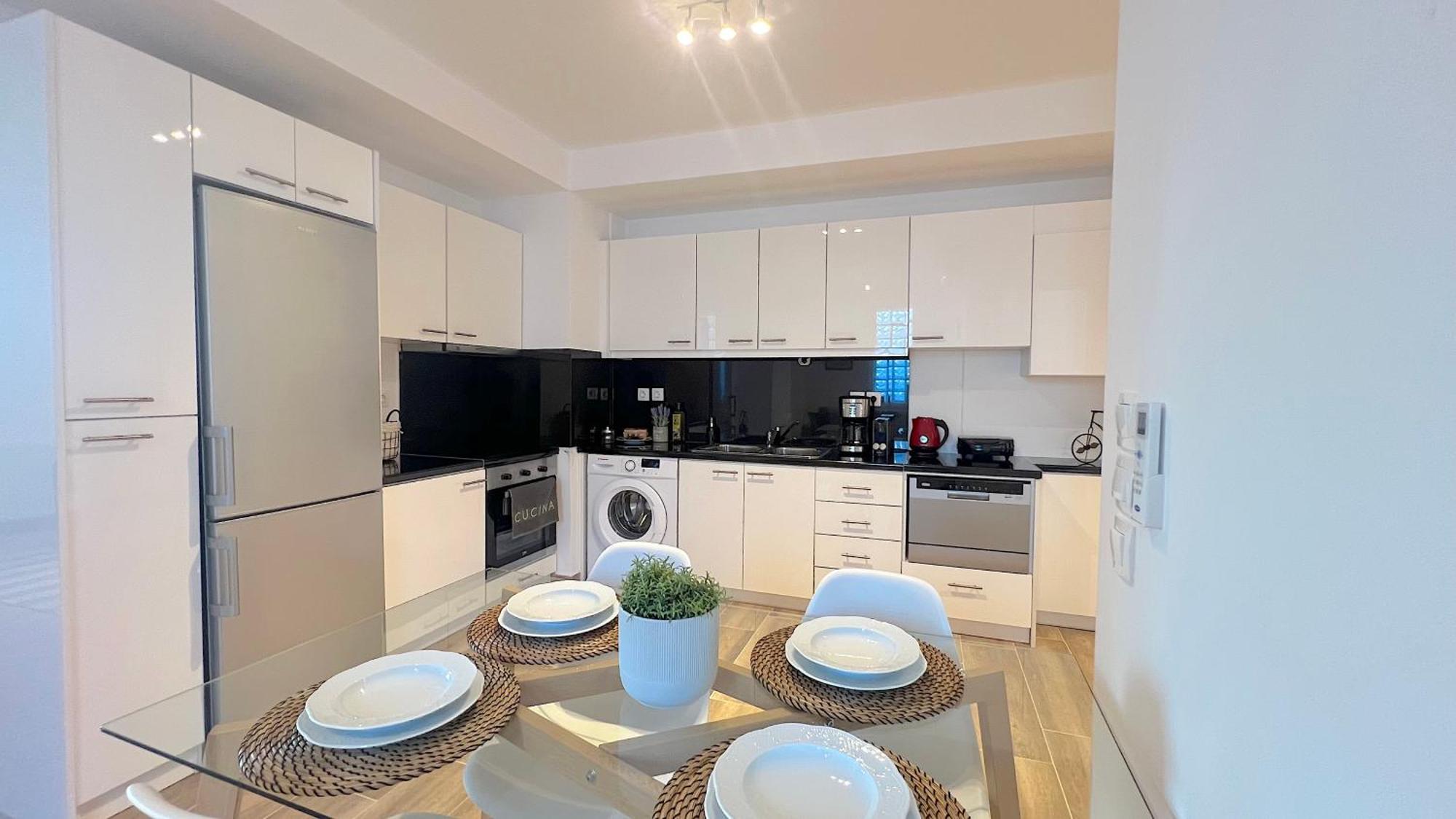 Pentelis Cozy Apt In Paleo Faliro Athen Exterior foto